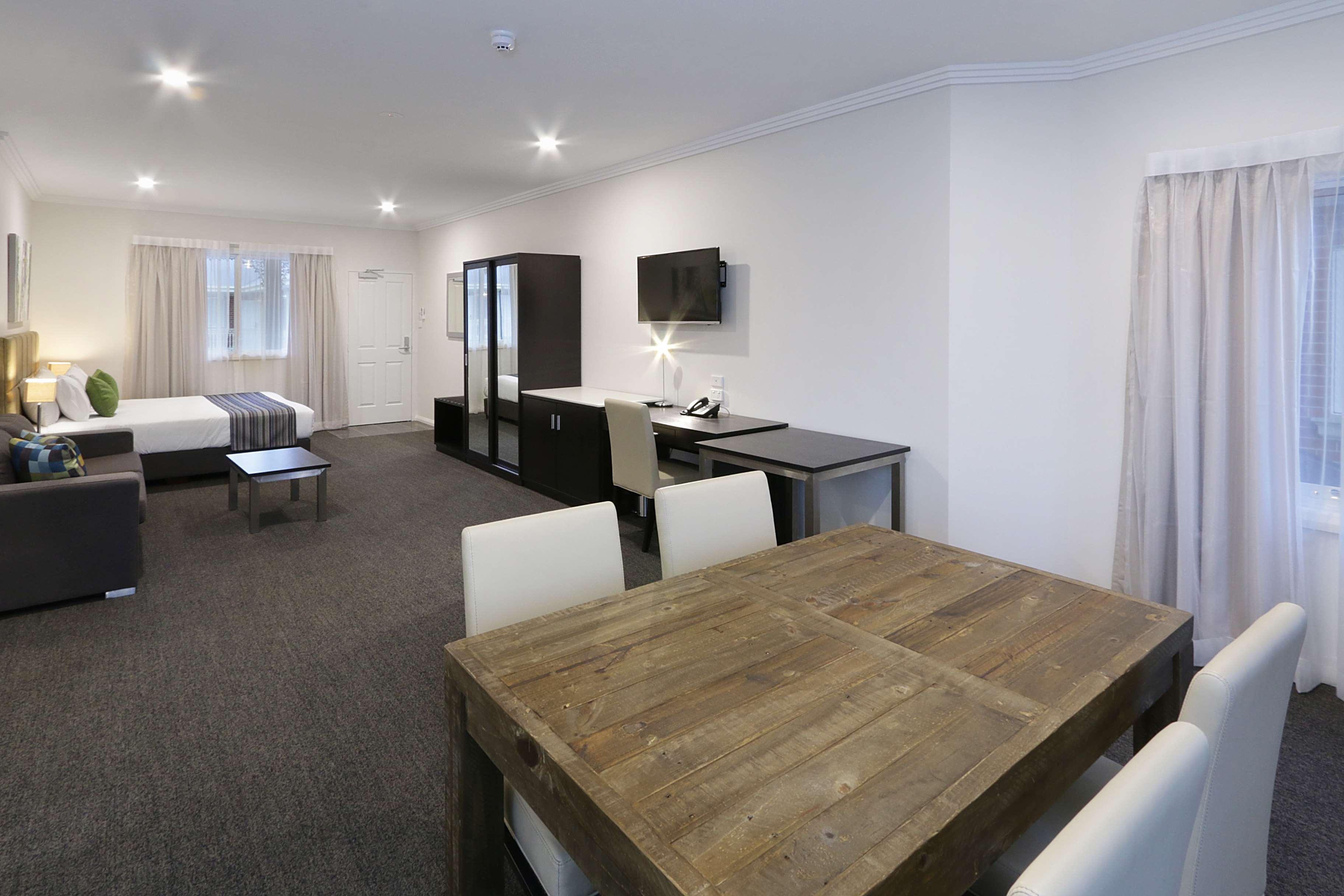 Best Western Plus Bolton On The Park Wagga Wagga Exterior photo